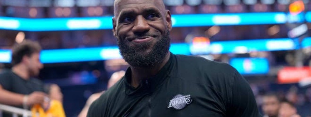 LeBron James pense jouer au moins une 25e saison LeBron James pense jouer au moins une 25e saison