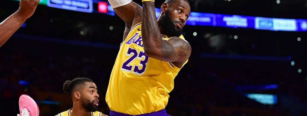 Les ventes de maillots de LeBron James ont boosté les revenus des Philadelphia 76ers Les ventes de maillots de LeBron James ont boosté les revenus des Philadelphia 76ers